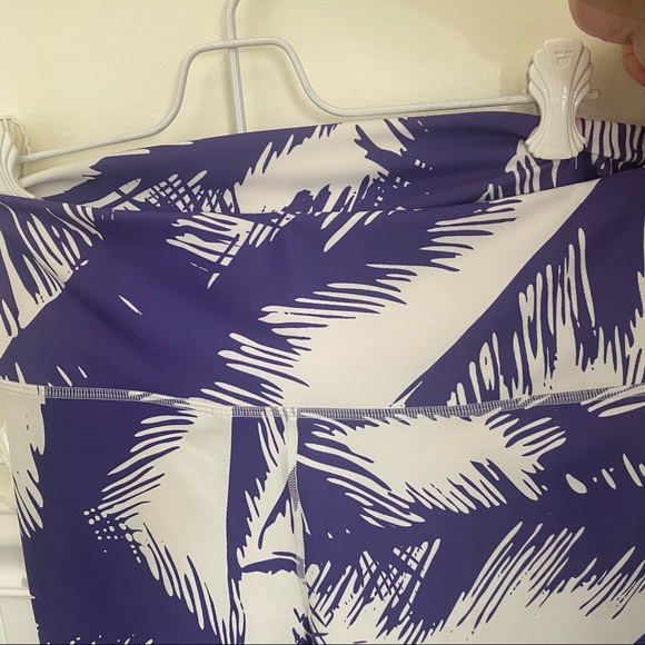 Fabletics High-Waisted Printed PureLuxe 7/8 Leggings - Picture 8 of 13